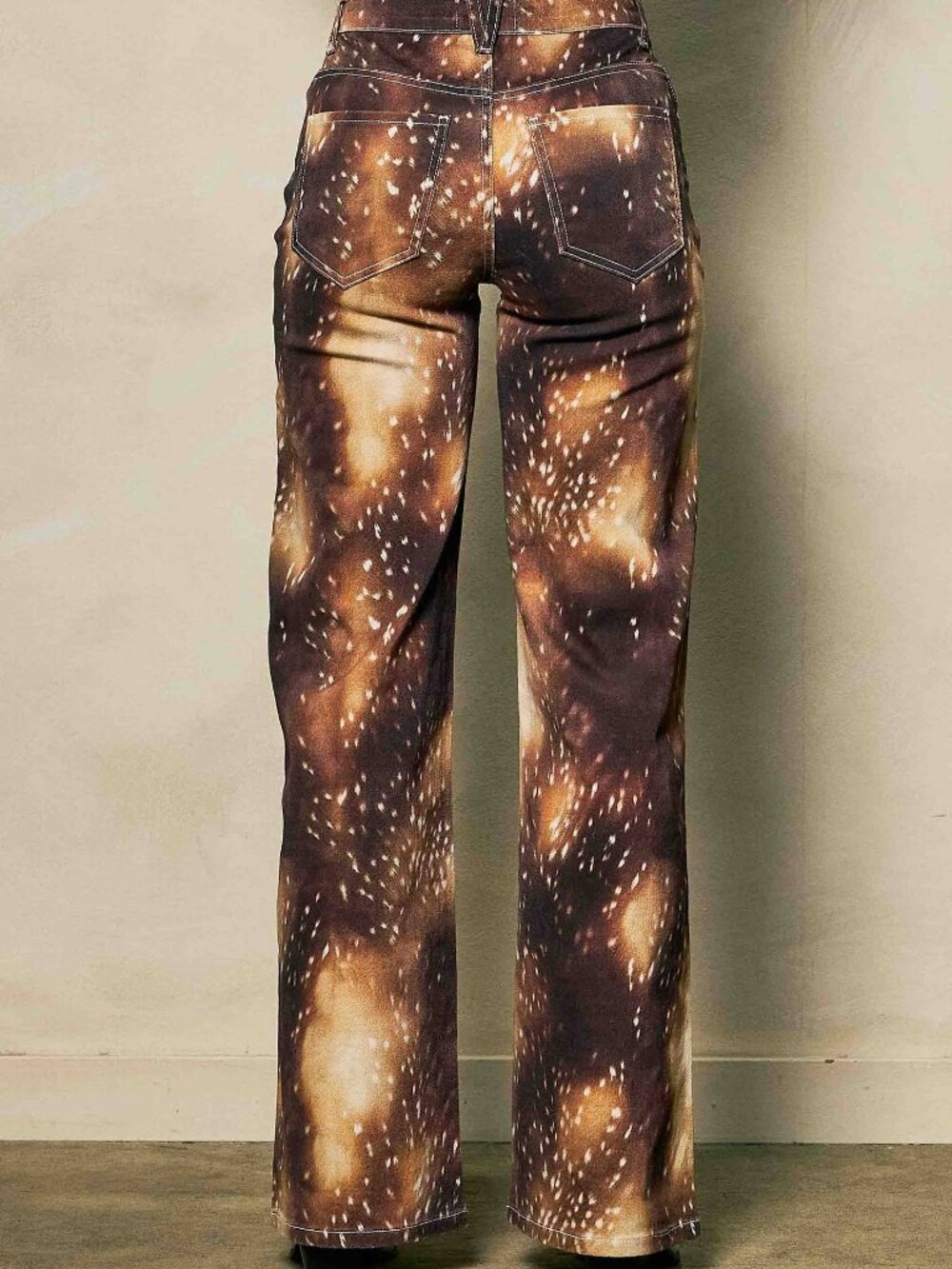 NWT Vibrant M.i.U. Bambi Deer Print Wide Leg Jeans Brown Fawn - Picture 3 of 7